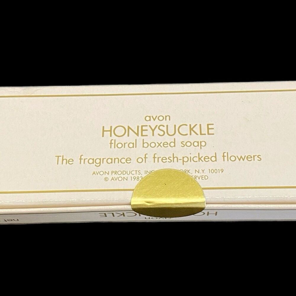 Vintage Avon Honeysuckle Guest Soap Box 4 Bars 1 Ounce Each New Old Stock